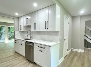 2253 Wheelwright Ct, Reston, VA 20191