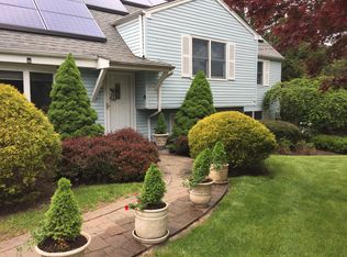 10 Thomas Pl, Valhalla, NY 10595