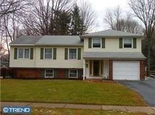 885 Cathe Ln, Warminster, PA 18974