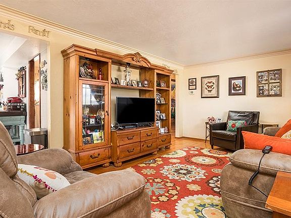 3rd image of 1345 Clara Ave
