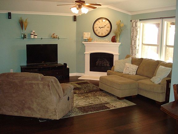 4th image of 3312 Bear Creek Dr