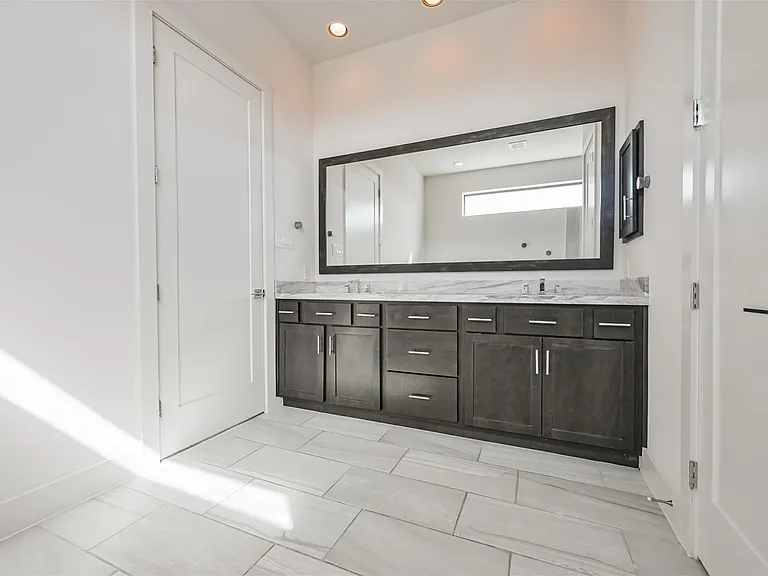 2824 Clay St — Photo 29