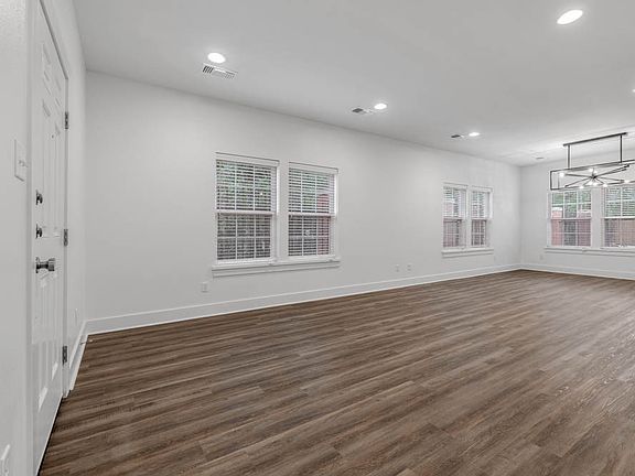 4th image of 4400 Carter Creek Pkwy #101
