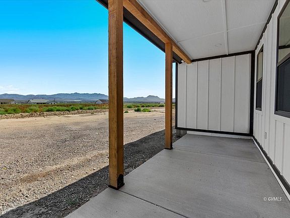 3rd image of 5121 W Portessa Ln