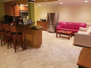 203 Follin Ln SE #A, Vienna, VA 22180