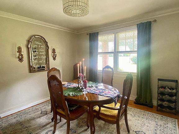 4th image of 111 Oak Dr