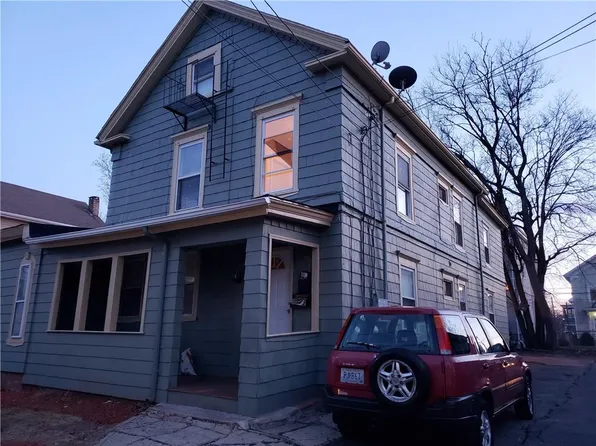 102 Superior St, Providence, RI 02907