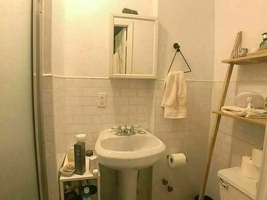 Rented by Bond New York | media 23