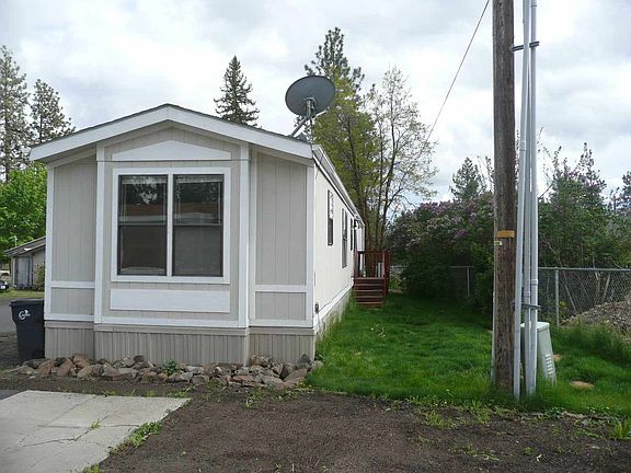 2nd image of 840 W 1st St Trailer 18
