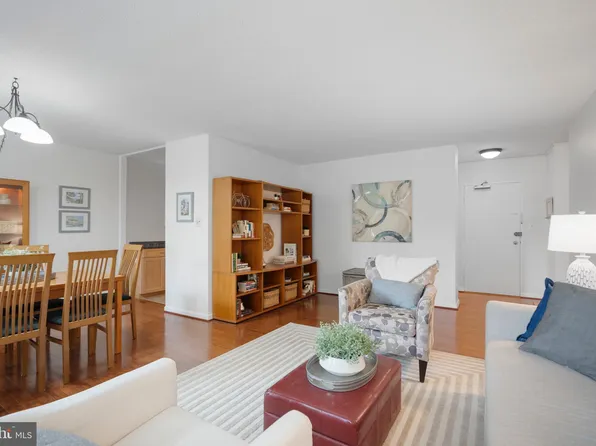 3000 Spout Run Pkwy APT D305, Arlington, VA 22201