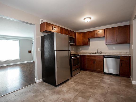 3rd image of 4330 Cedar Ave S #4330
