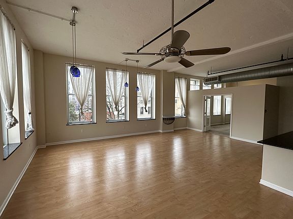 4th image of 1501 Locust St APT 307