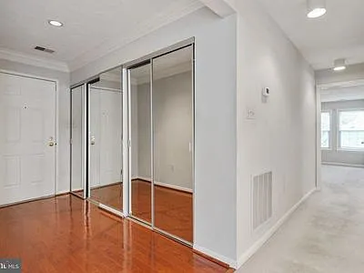 7 Pipe Hill Ct #B — Photo 3