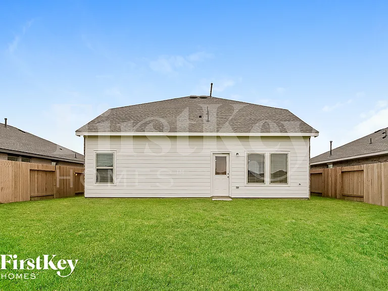 501 Maple Bend Ln — Photo 15