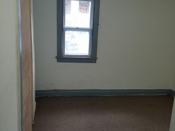5th image of 329 Baraga St