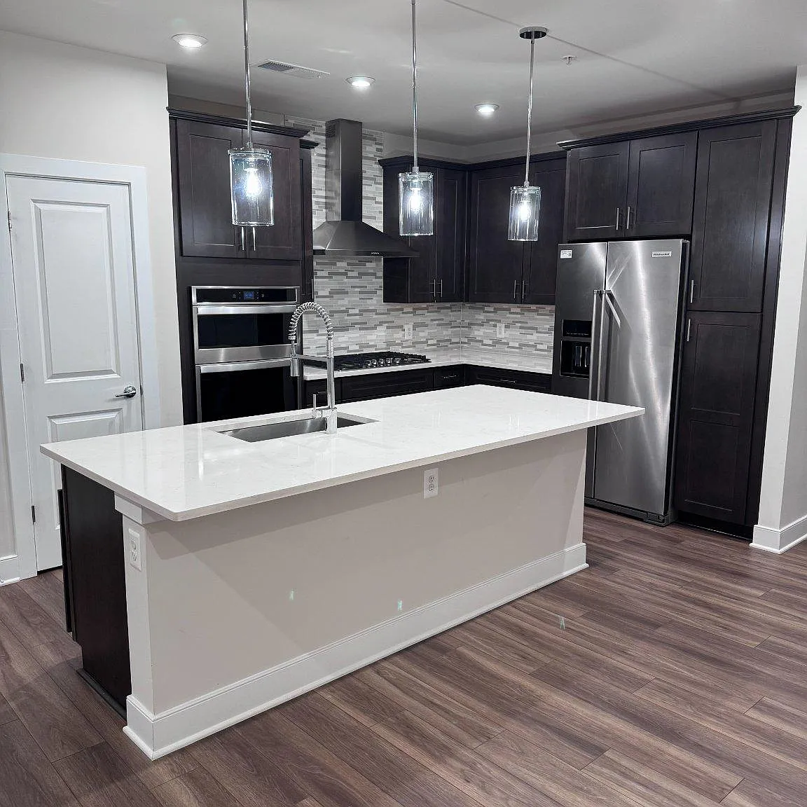 2 bed, 1.0 bath, 1150 sqft, $3,250 — Photo 3