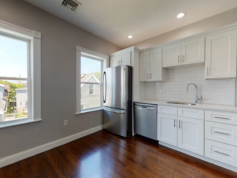 26 Elder St #3 — Photo 12