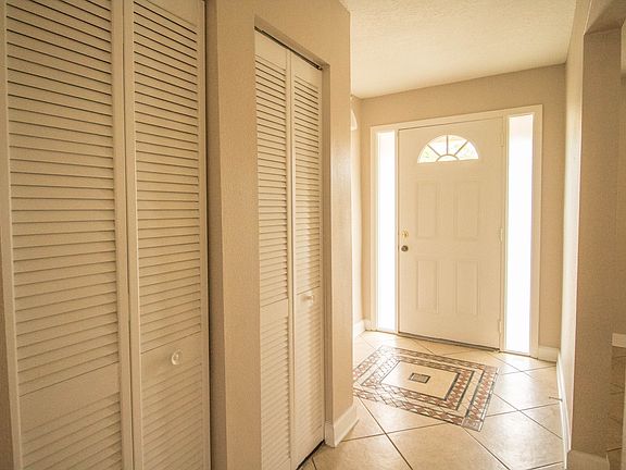 4th image of 115 Oakley Ct