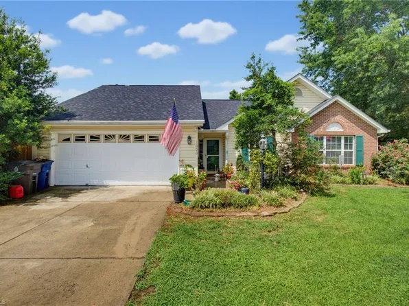 1000 Hastings Hill Rd, Kernersville, NC 27284