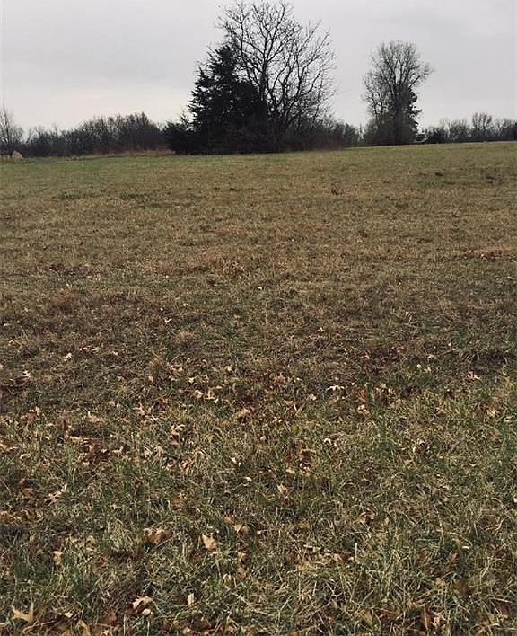 1st image of 22 Fox Run Dr