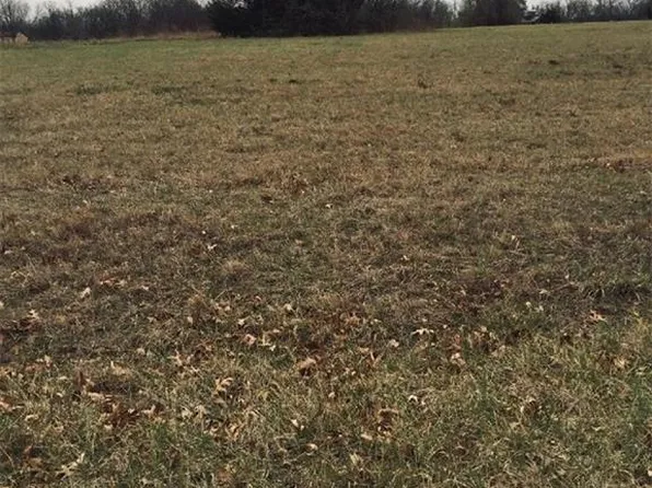 22 Fox Run Dr, Mound City, KS 66056