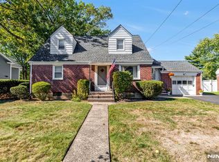 552 Ryeside Ave, New Milford, NJ 07646