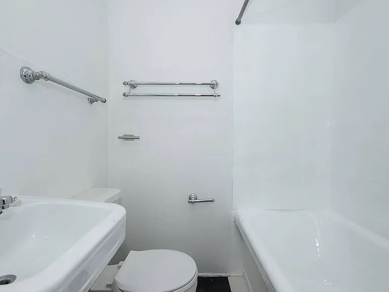 Cross Park Apartments — Photo 39