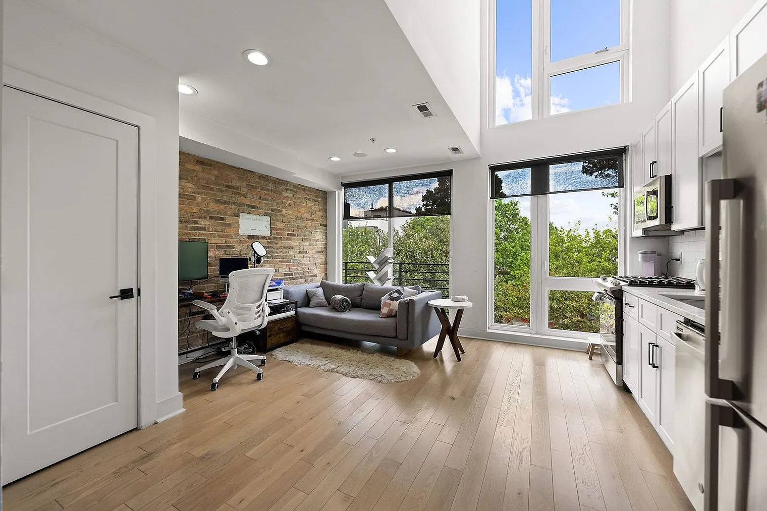 1 bed, 1.0 bath, 7534 sqft, $4,269 — Photo 1