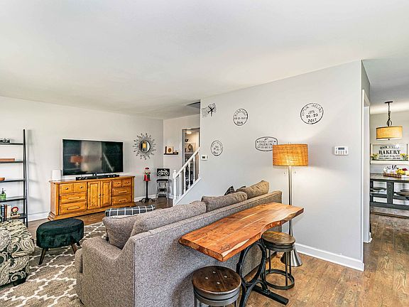 4th image of 2248 Brent Ct