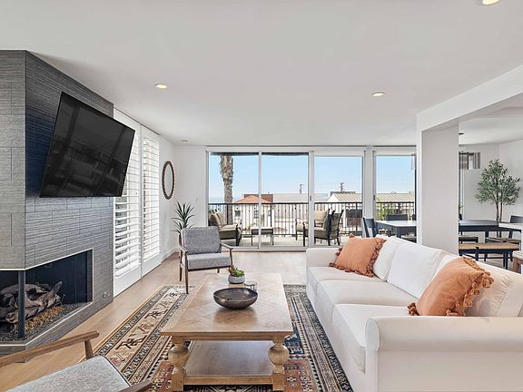 4th image of 800 Manhattan Ave #2
