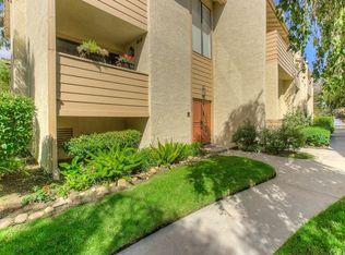 26327 W Plata Ln, Calabasas, CA 91302