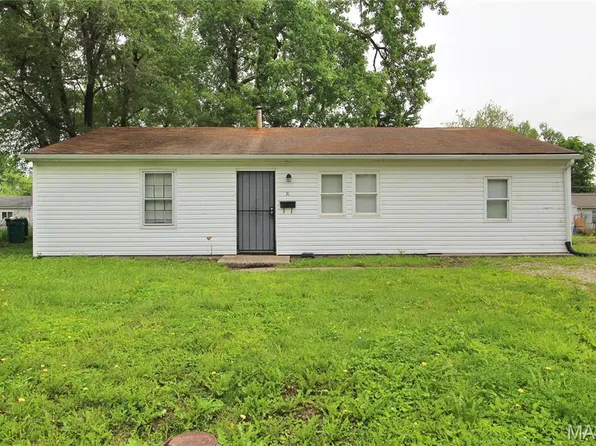 31 Saint Columba Dr, Cahokia, IL 62206