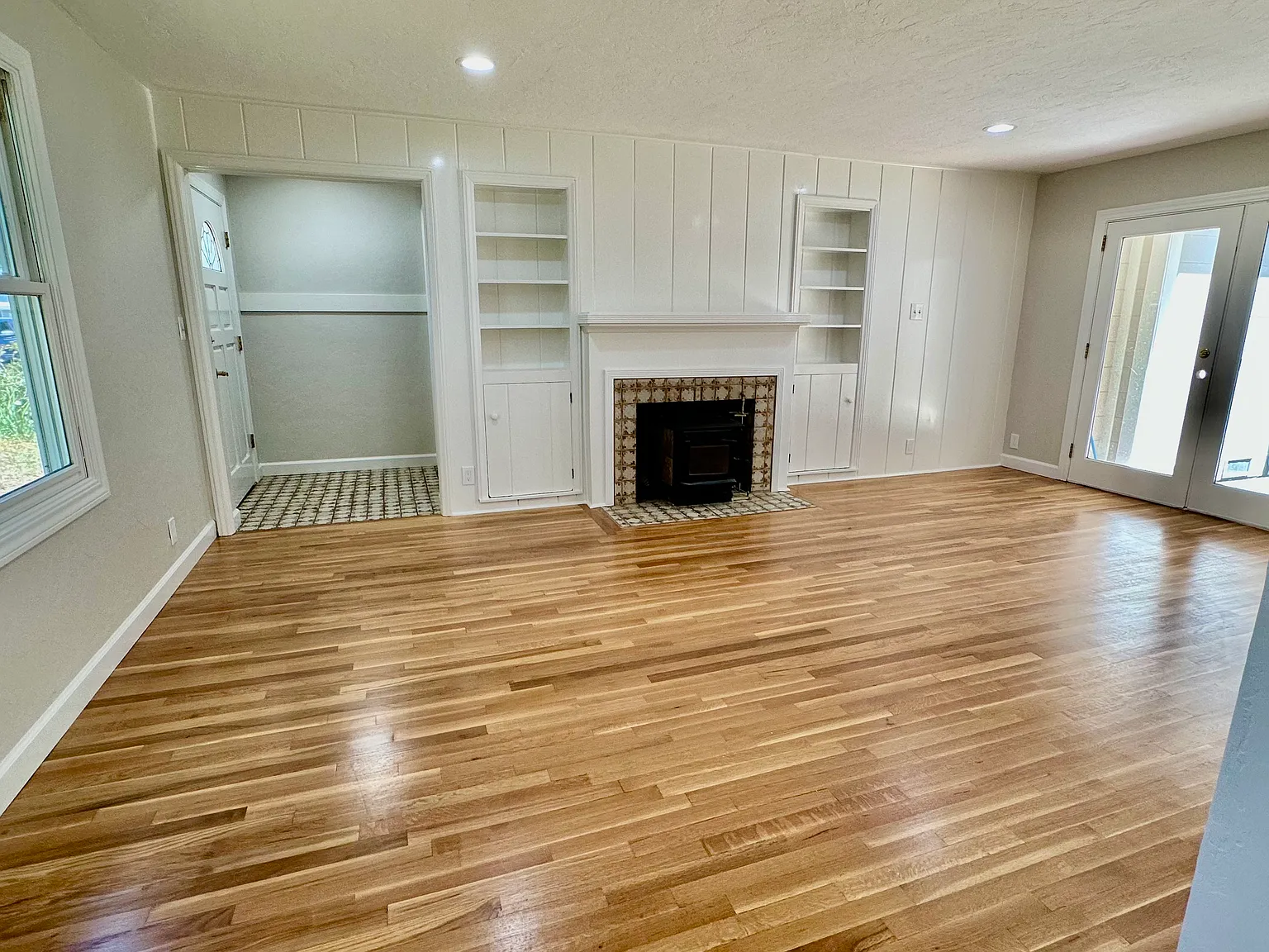 1080 Audrey Ave — Photo 3