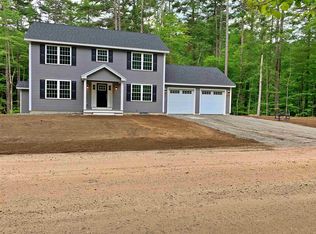 16 Lakeview Dr, Weare, NH 03281