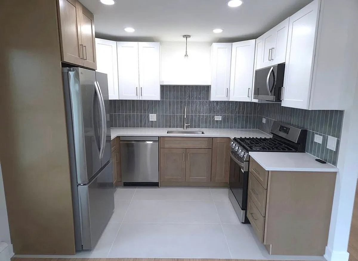 Building Photo - 6972 W Belmont Ave #2S
