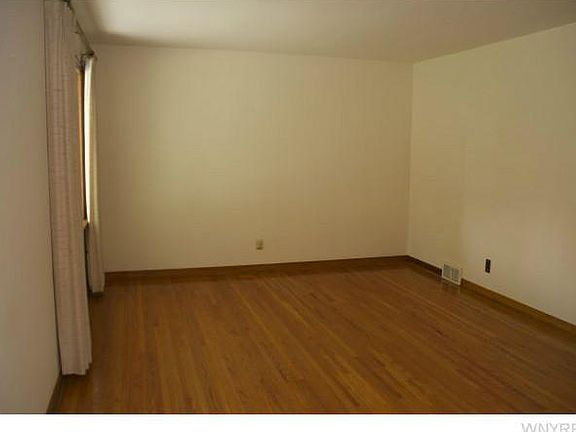 4th image of 71 Lafayette Blvd