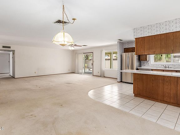 5th image of 1351 E CHILTON Drive