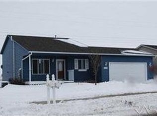 8109 W Stoney Creek St, Sioux Falls, SD 57106
