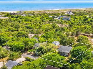 16 Beach Ave, Amagansett, NY 11930