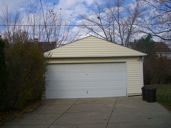 Newer 2-Car Garage
