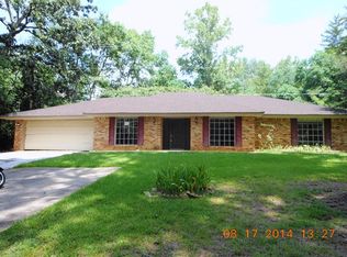 910 Twilight Ln, Center, TX 75935