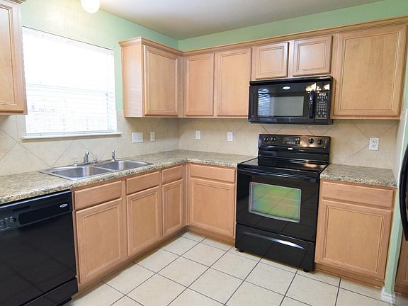 4th image of 6203 Emilie Ln