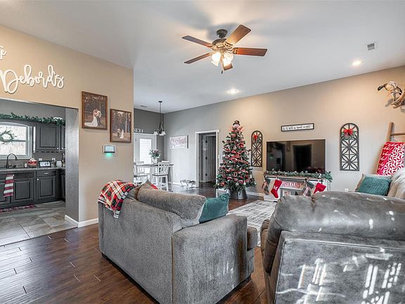 3rd image of 147 Fortitude Ave
