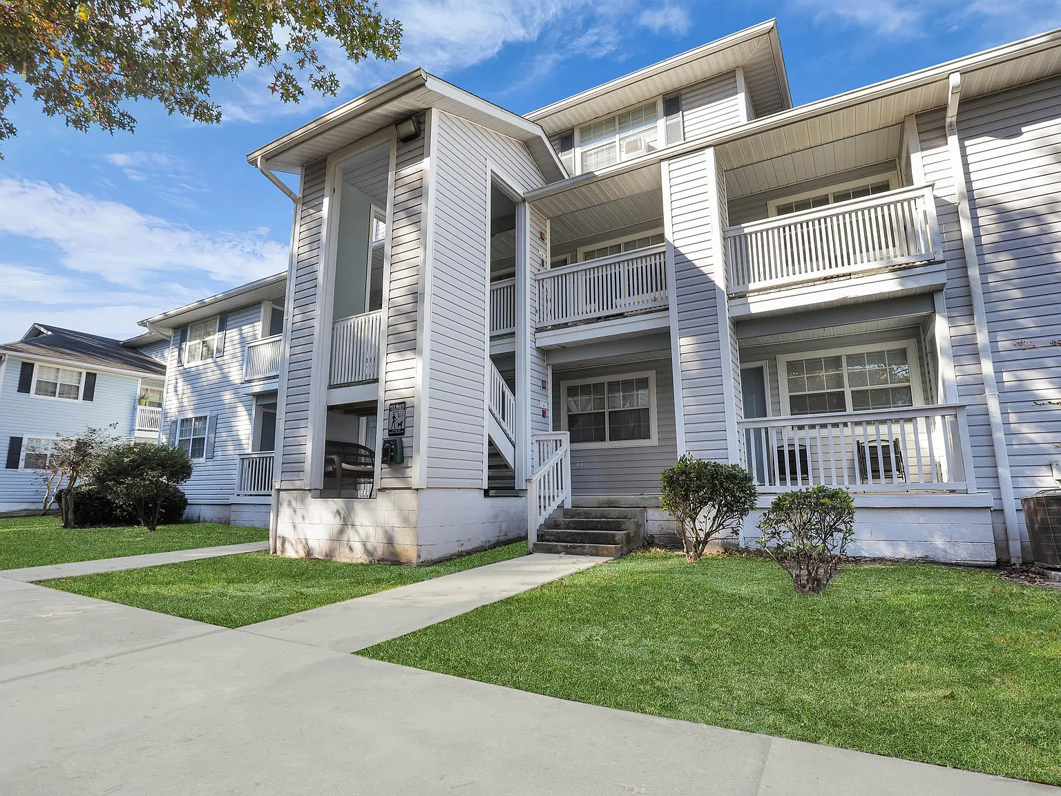Plantation Oaks Apartments — Photo 1