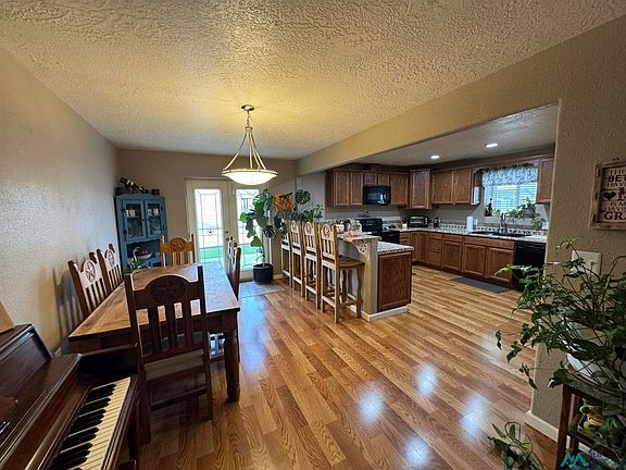 3rd image of 8425 N Matt Dr