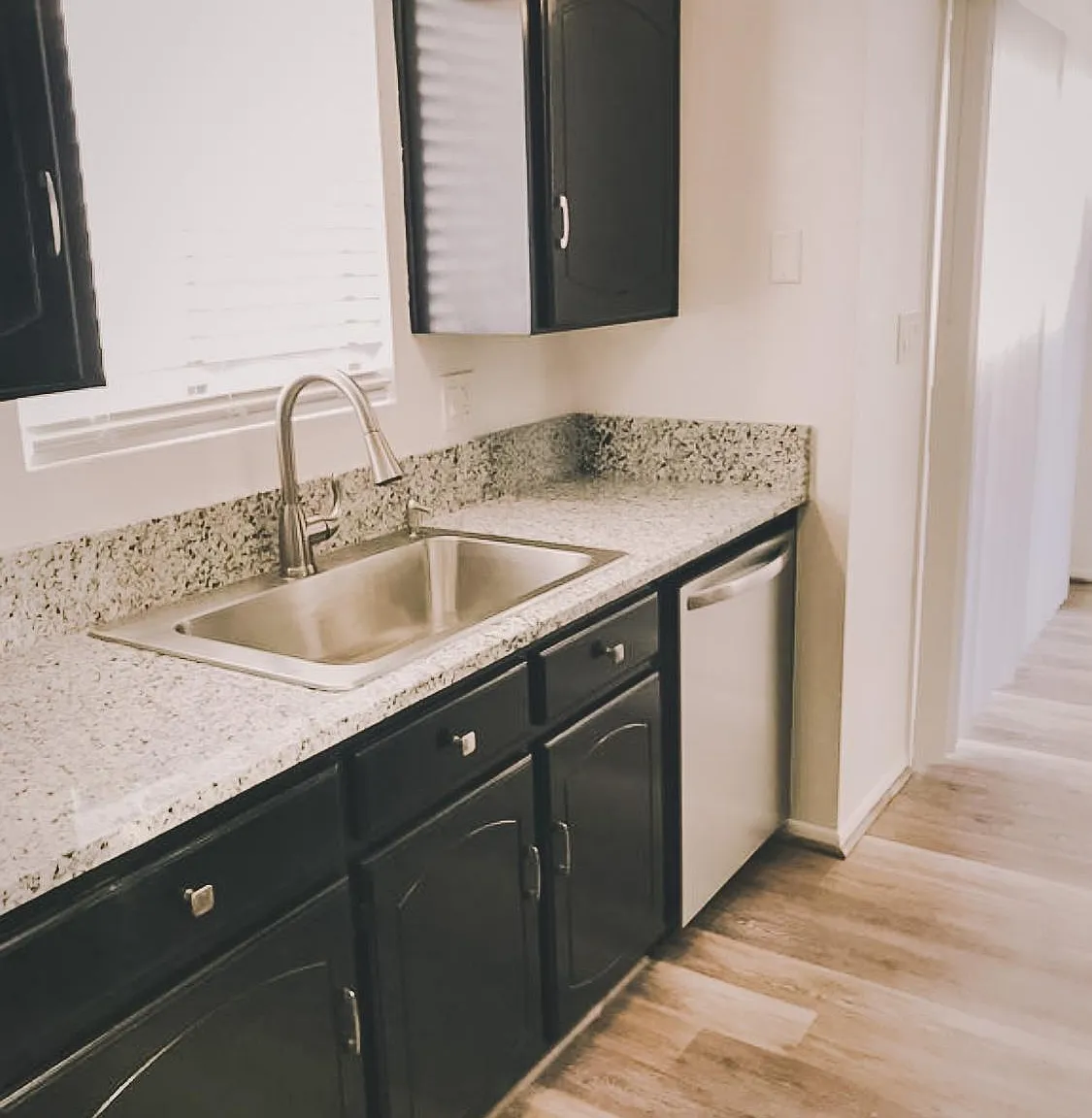 2 bed, 837 sqft, $1,050 — Photo 2