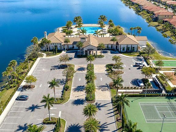 2nd image of 262 Toscavilla Blvd