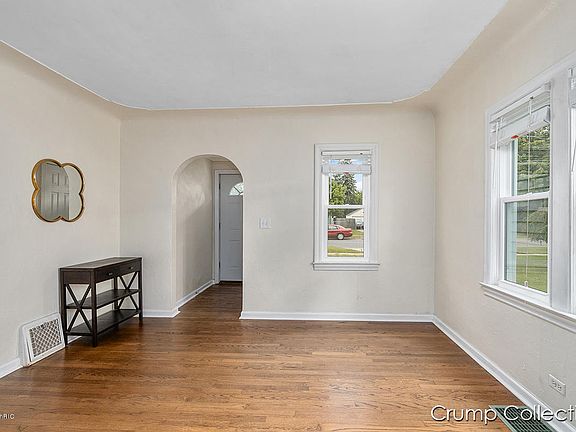 5th image of 234 Bellevue St SW