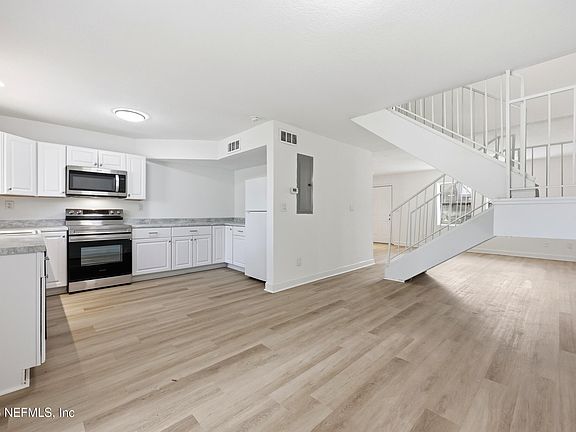 3rd image of 8201 SUTTON Place N