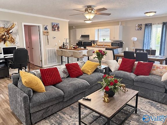 5th image of 2020 Ridge Crest Dr